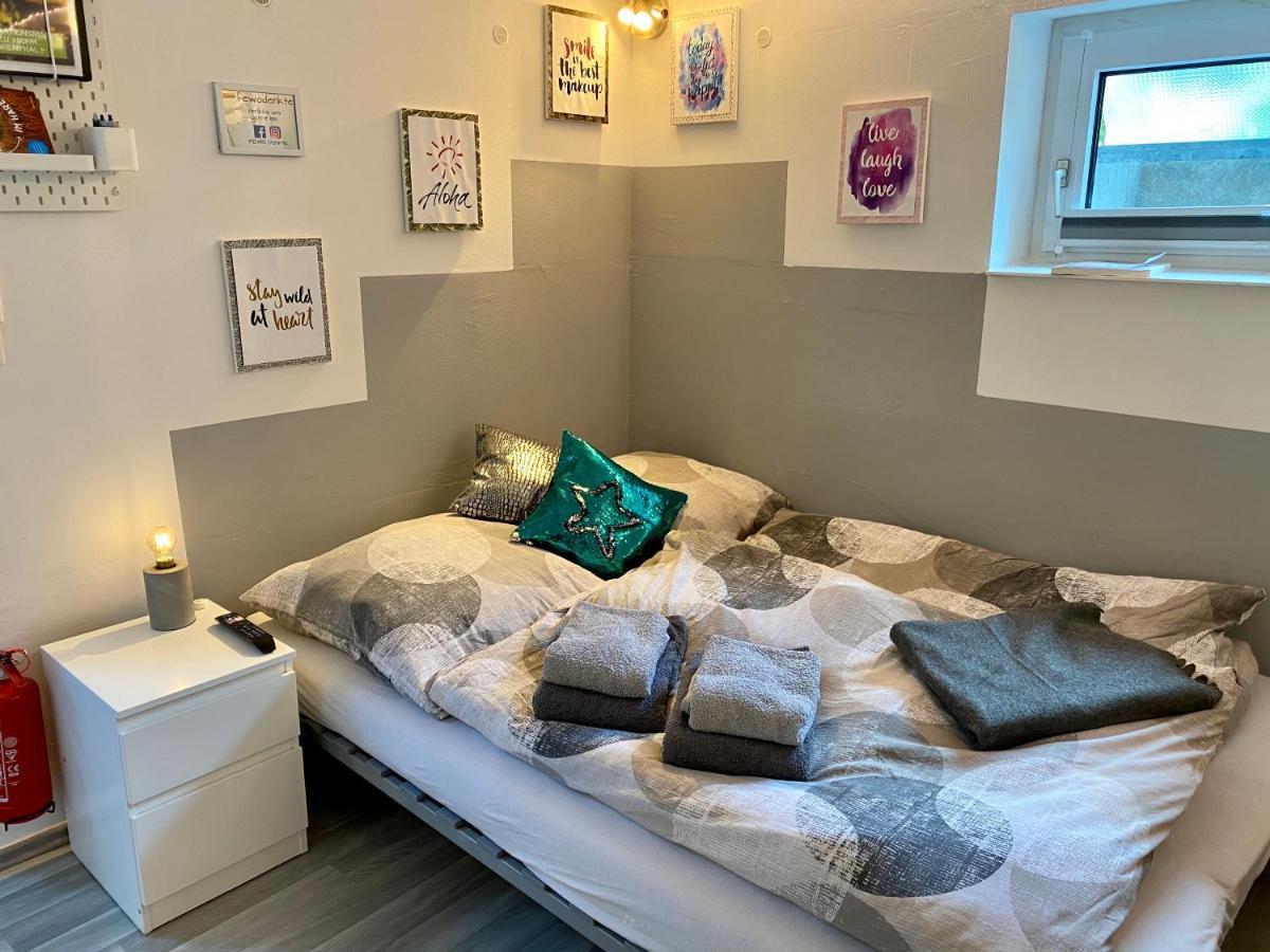 Modernes Zimmer Mit Kuechenzeile Und Bad Denkte エクステリア 写真